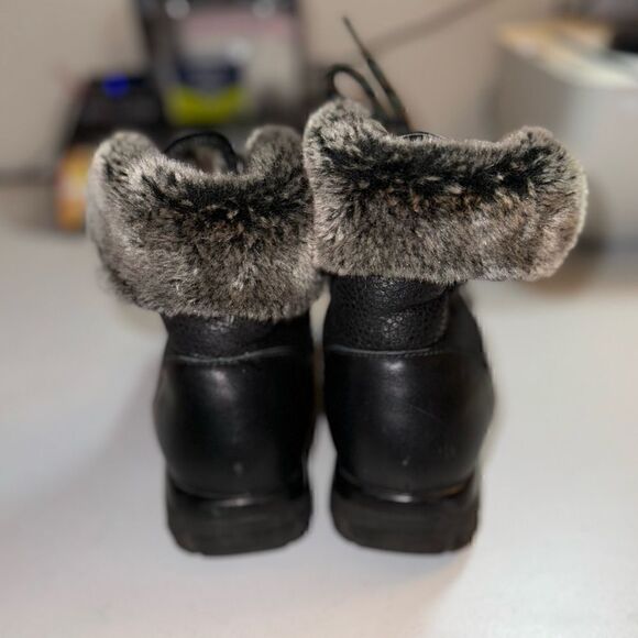 TOE WARMERS MADE IN CANADA women’s genuine leather black fur lined ankle boots - Picture 6 of 8
